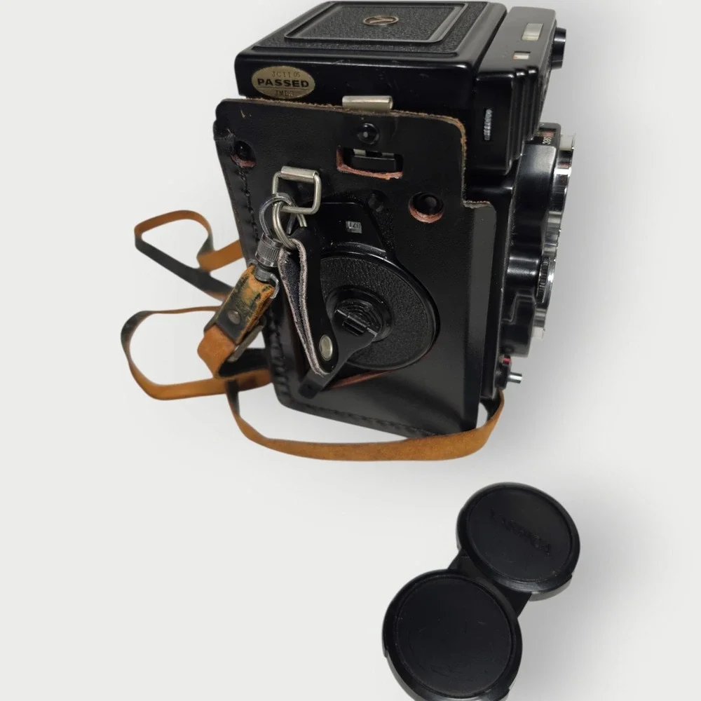 Yashica Mat-124 G Vintage TLR 80mm Film Camera Black LEATHER CASE UNTESTED